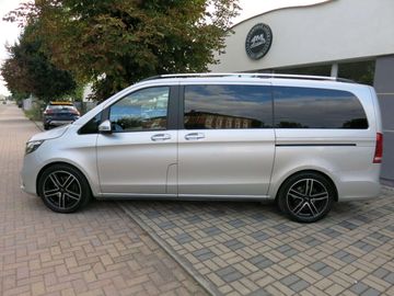 Mercedes V 220 - 8