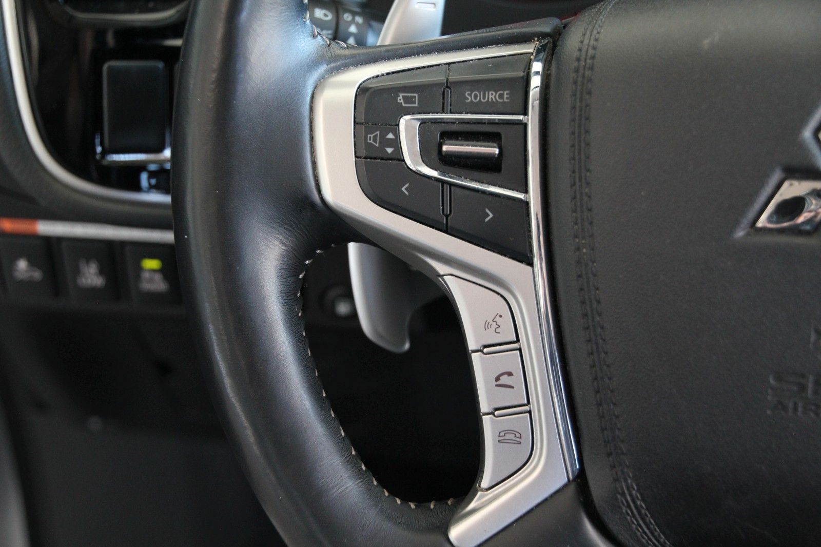 Fahrzeugabbildung Mitsubishi Outlander PHEV Plus mit FA-Paket