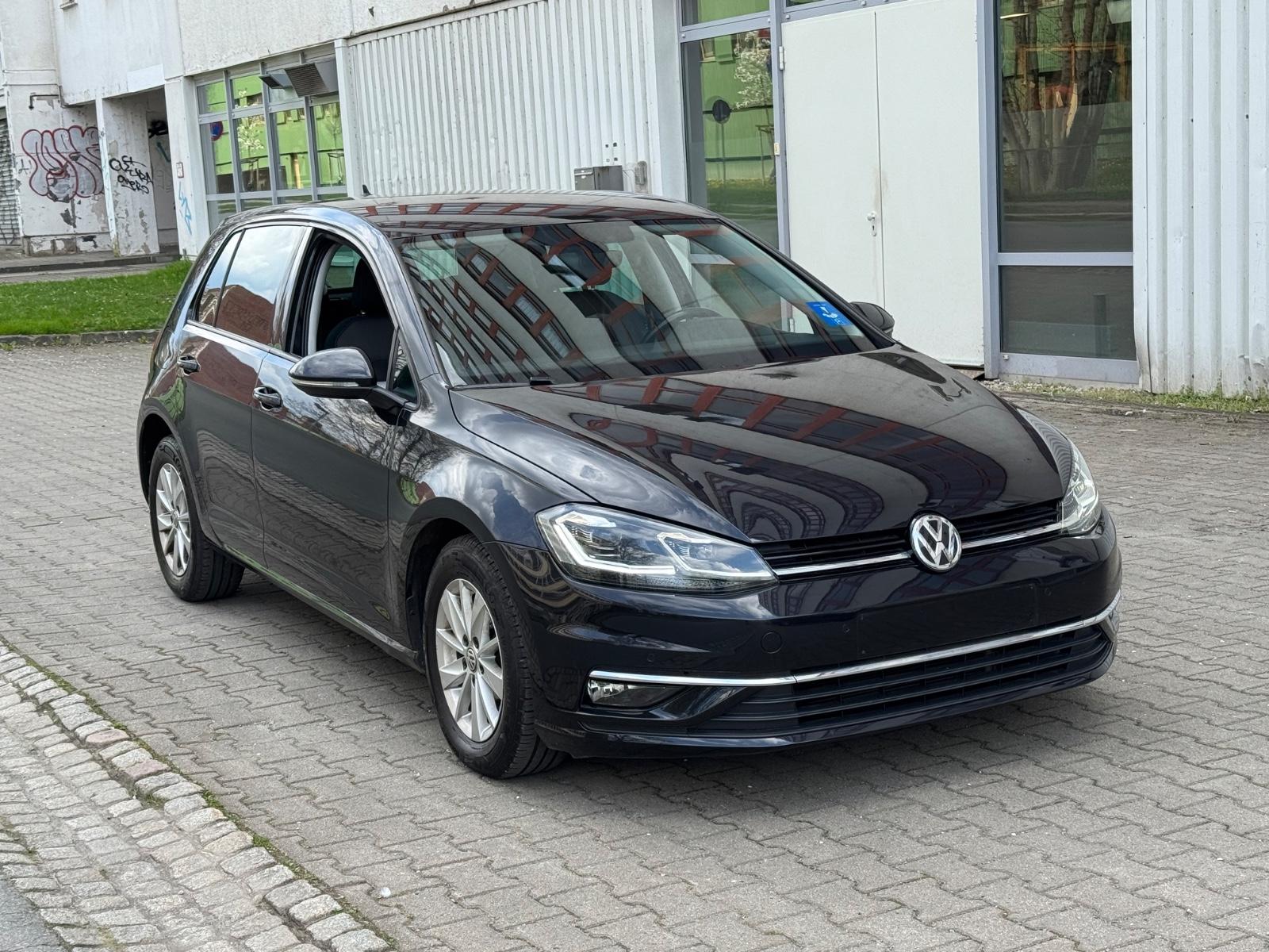 Volkswagen Golf 1.6 TDI BMT  LED