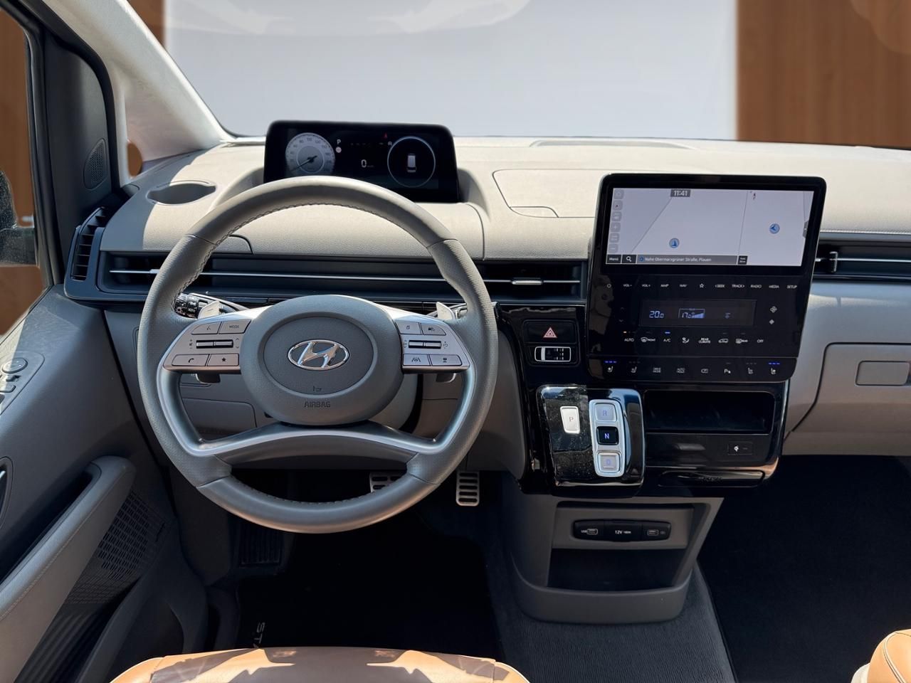 Fahrzeugabbildung Hyundai STARIA SIGNATURE *PANO*LED*NAVI*BOSE-SOUND*360°