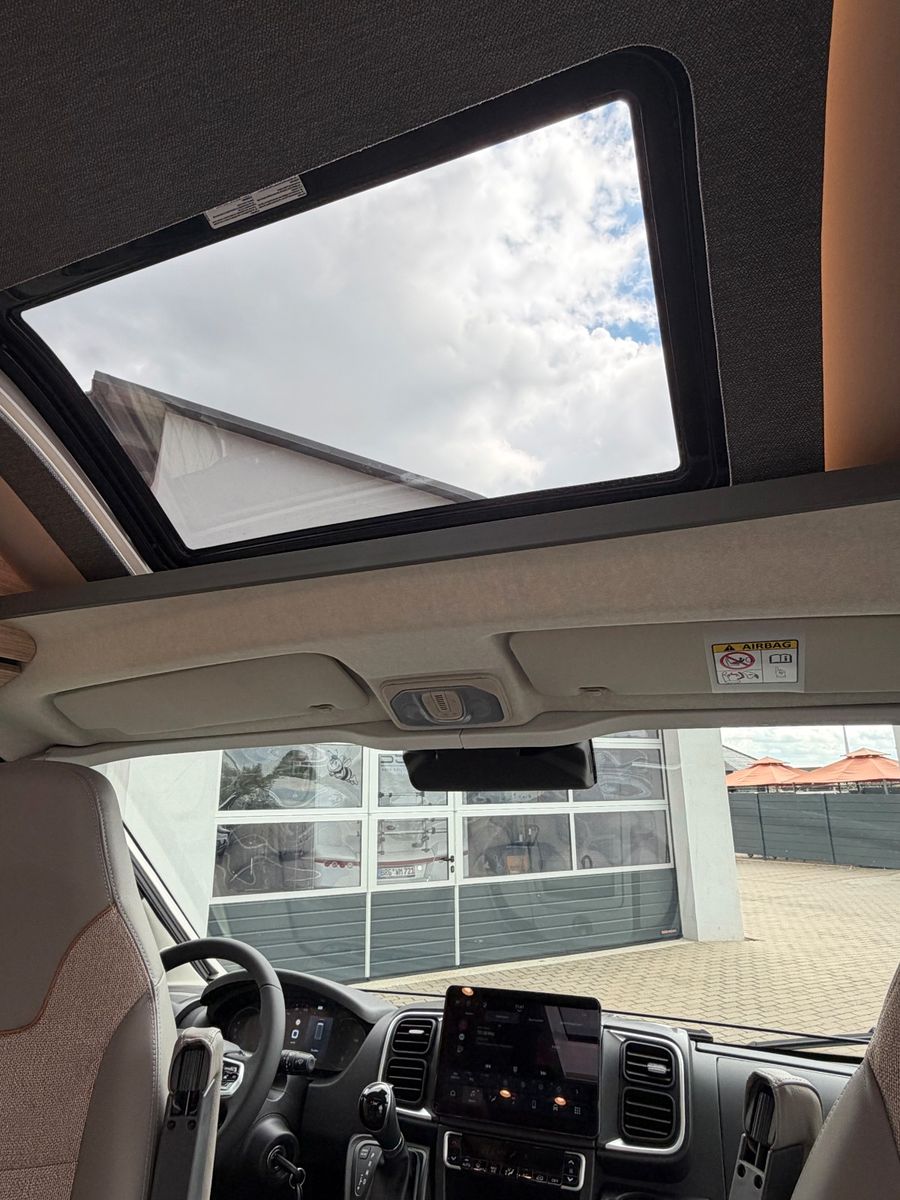 Fahrzeugabbildung Malibu Van first class - two rooms GT skyview 640 LE RB