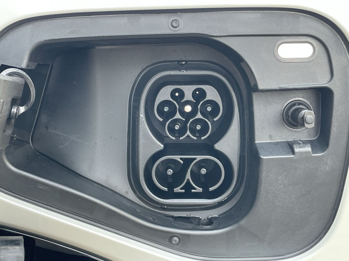 Tiguan 1.5 TSI eHybrid DSG HUD/AHK/Pano/DCC Pro