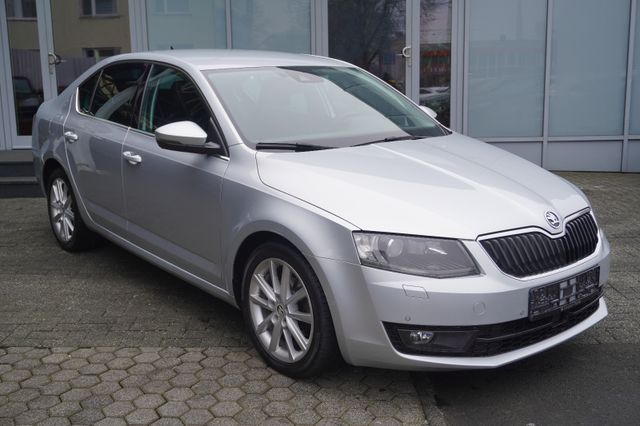 Skoda Octavia Lim. Style 4x4 Navi/ACC/Xenon/Euro5