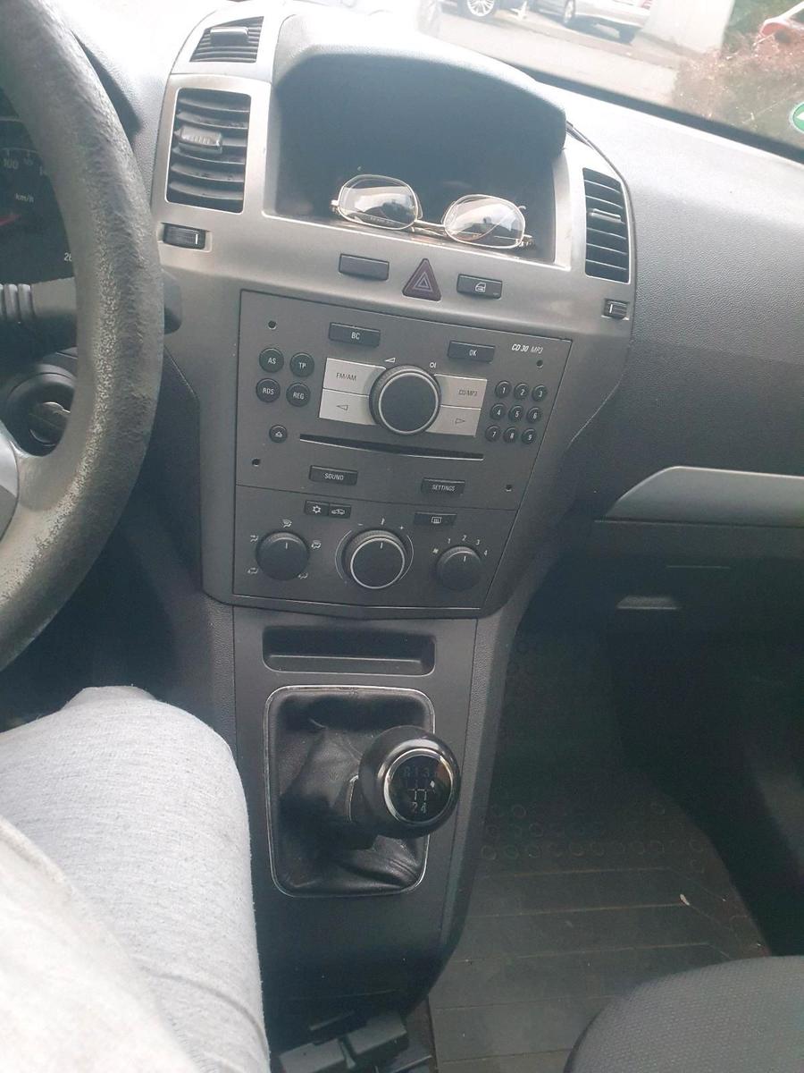 Opel Astra 2006 — engine 116 HP (85kW)