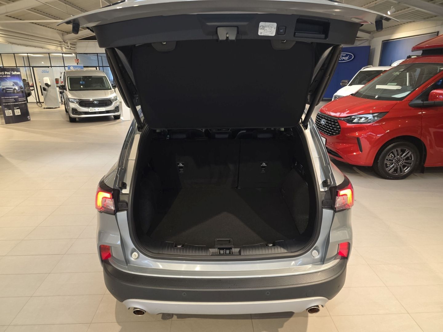 Fahrzeugabbildung Ford Kuga Titanium X Navi Soundsystem B & O LED El. H
