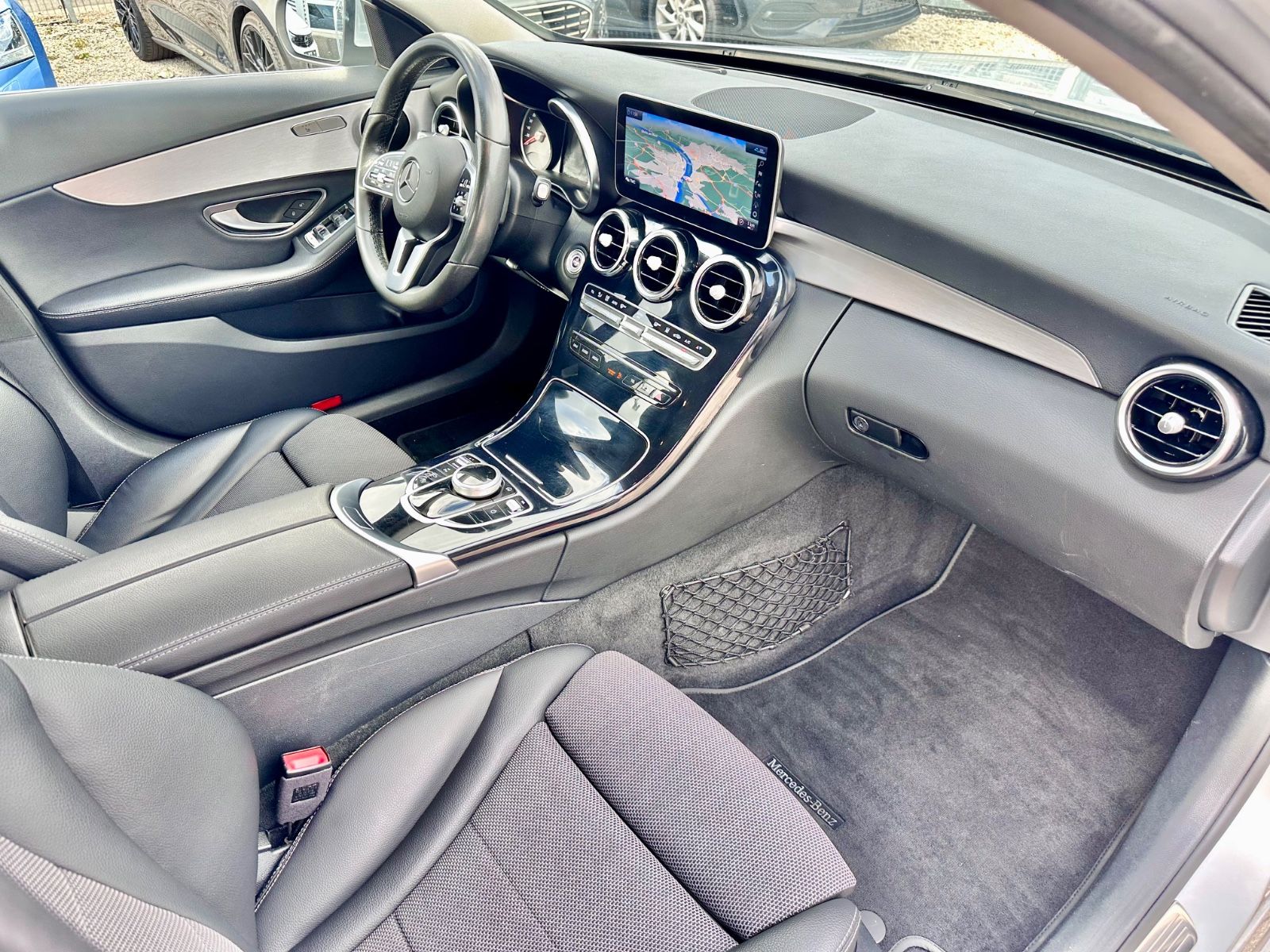 Fahrzeugabbildung Mercedes-Benz C 220 d AVANTGARDE BUSINESS*KAMERA+HEAD-UP*