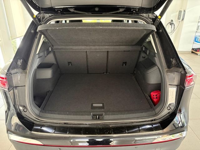 Tiguan  Elegance 2.0 TDI MATRIX CLI AHK PANO SHZ