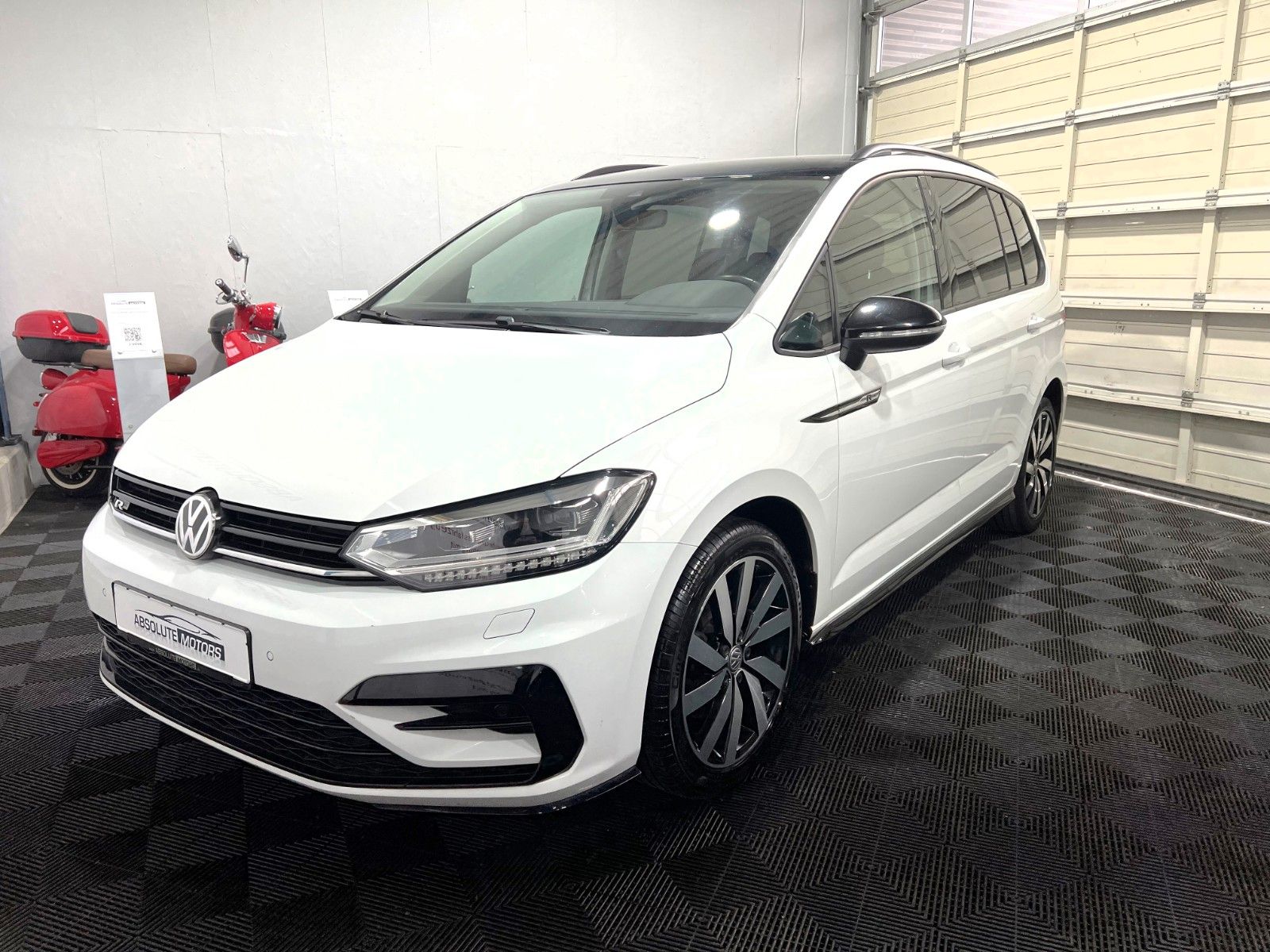 Gebrauchtwagen Volkswagen Touran Touran 1,5TSI R-Line DSG 7-Sitze *ACC *Keyless in Nürnberg