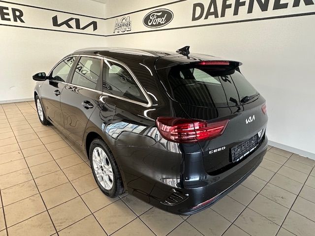 Fahrzeugabbildung Kia Ceed_sw Vision 1.4 LaneASS SHZ Navi DAB Tempomat