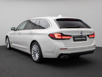 Fahrzeugabbildung BMW 530e Tour Luxury Line HiFi Pano AHK Kamera DAB