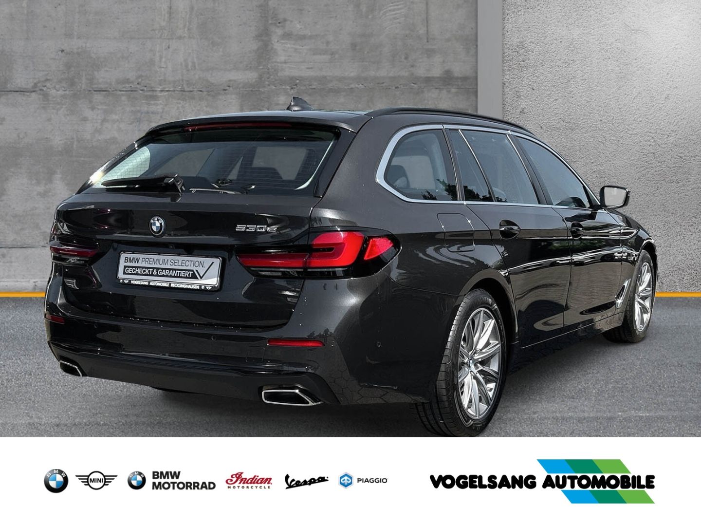 Fahrzeugabbildung BMW 530 e Touring Panorma Komfortsitze Head-Up WLAN