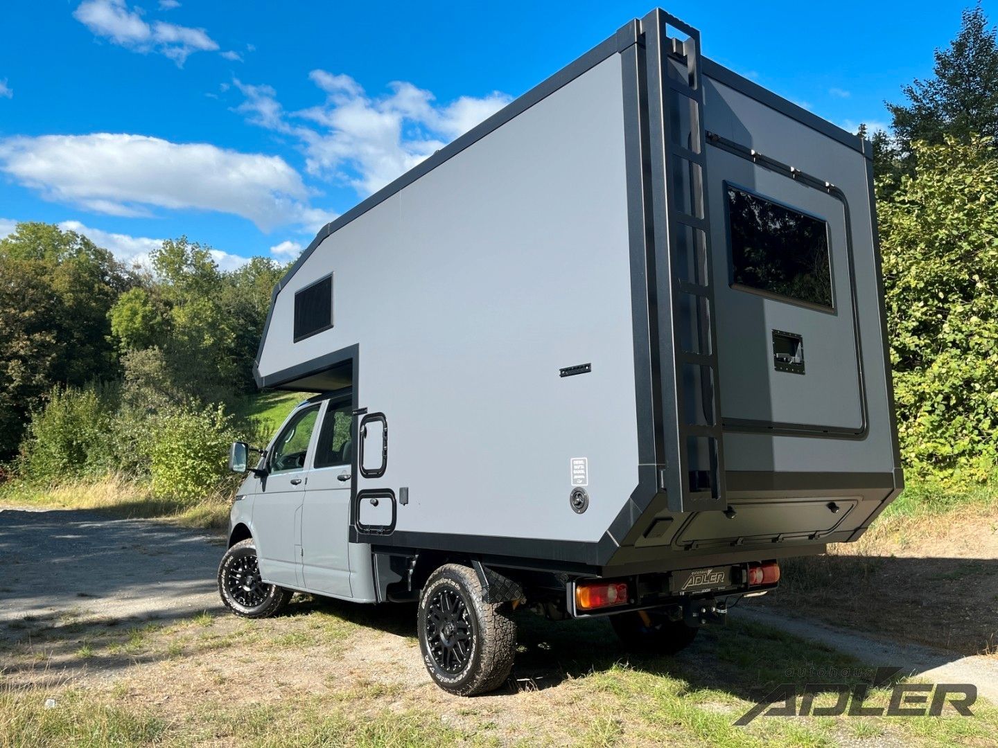 Volkswagen T6.1 Transporter DOKA 4MOT DSG TRAVELBOXX Solar imagem 3