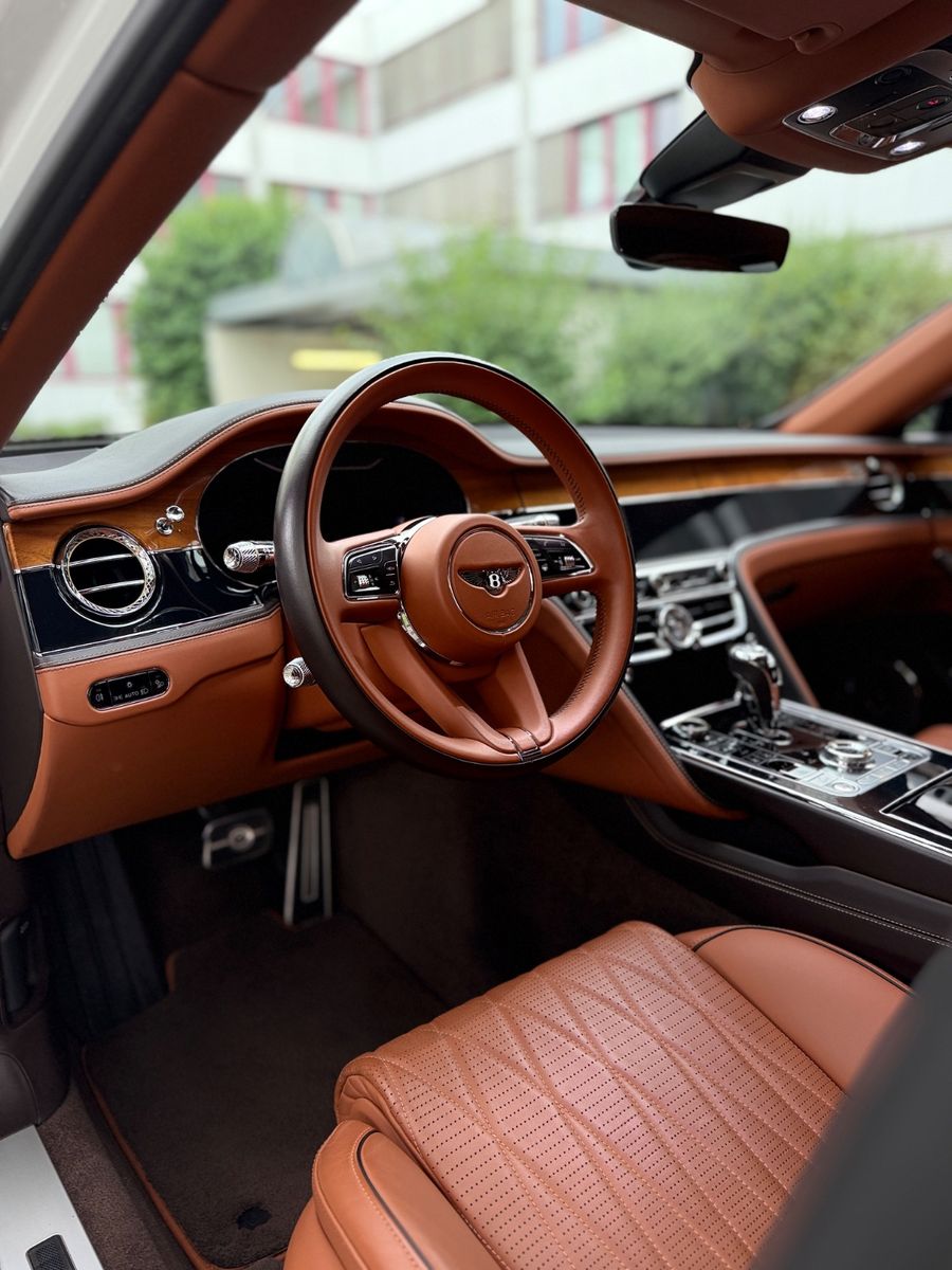 Bentley Flying Spur V8 Naim VOLL EXCLUSIV INDIVIDUAL foto 15