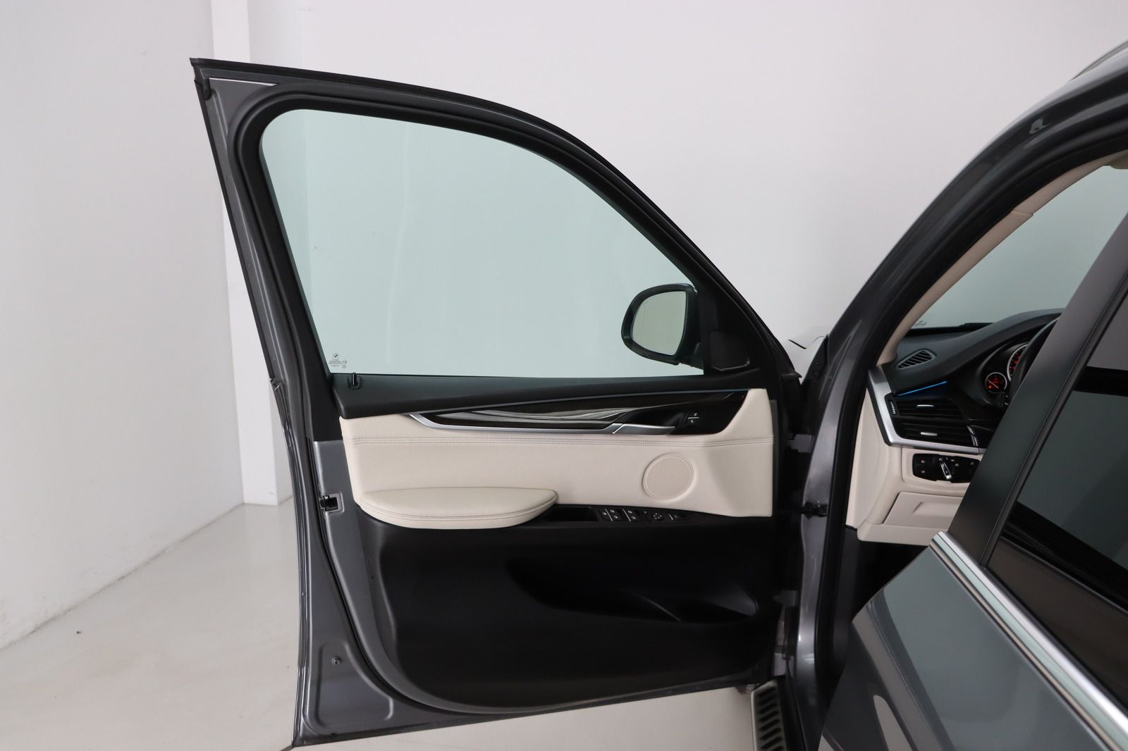 Fahrzeugabbildung BMW X5 xDrive30d * HUD* Pano * Memory * RFK *