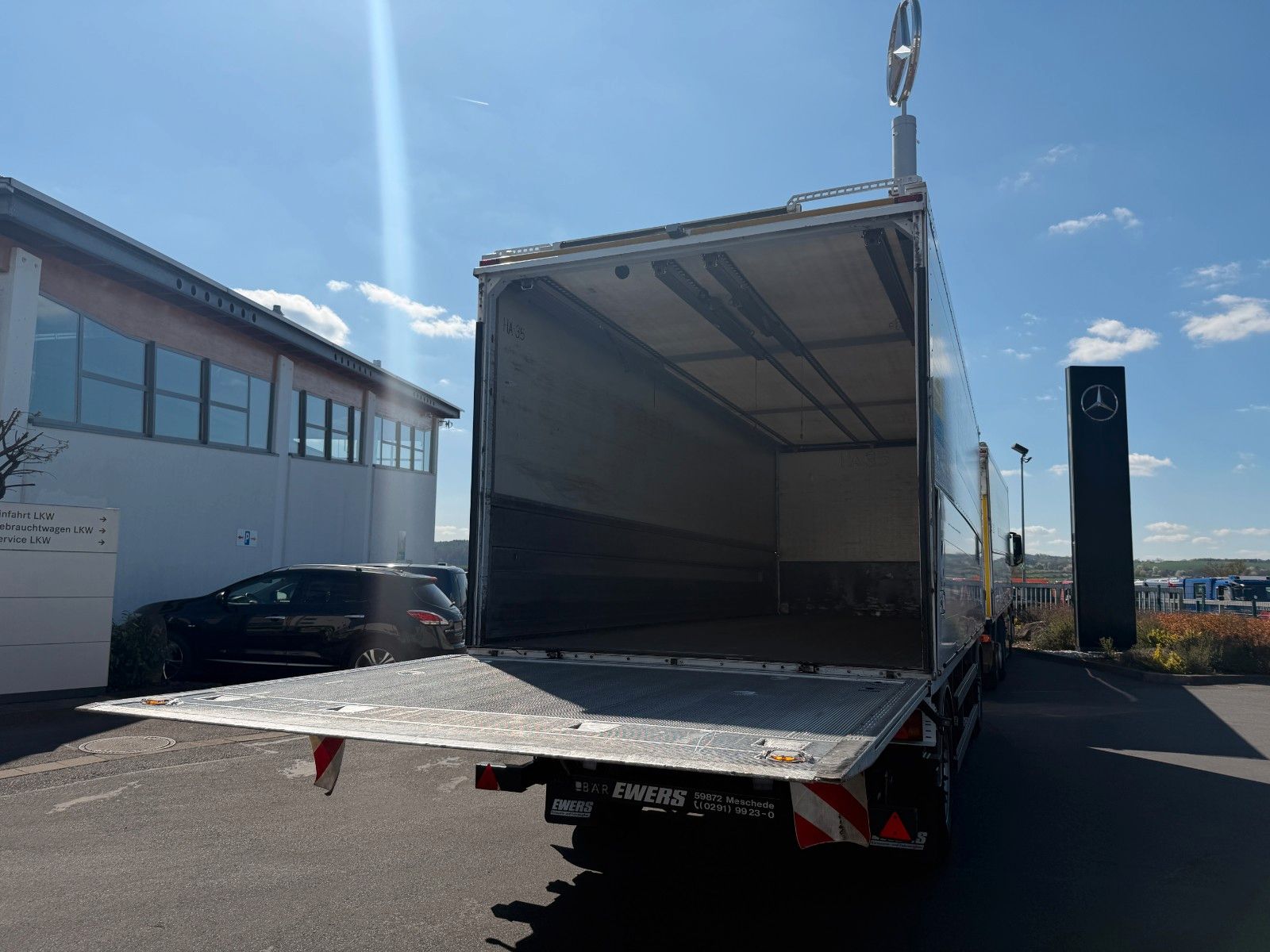 Fahrzeugabbildung Andere Ewers PRASQ 18 Schwenkwand SAF LBW BÄR 2.500kg