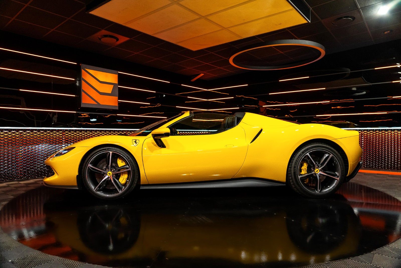 Ferrari 296 GTS*2nd Hand*Lift*Carbon LED*JBL*Carplay imagem 3