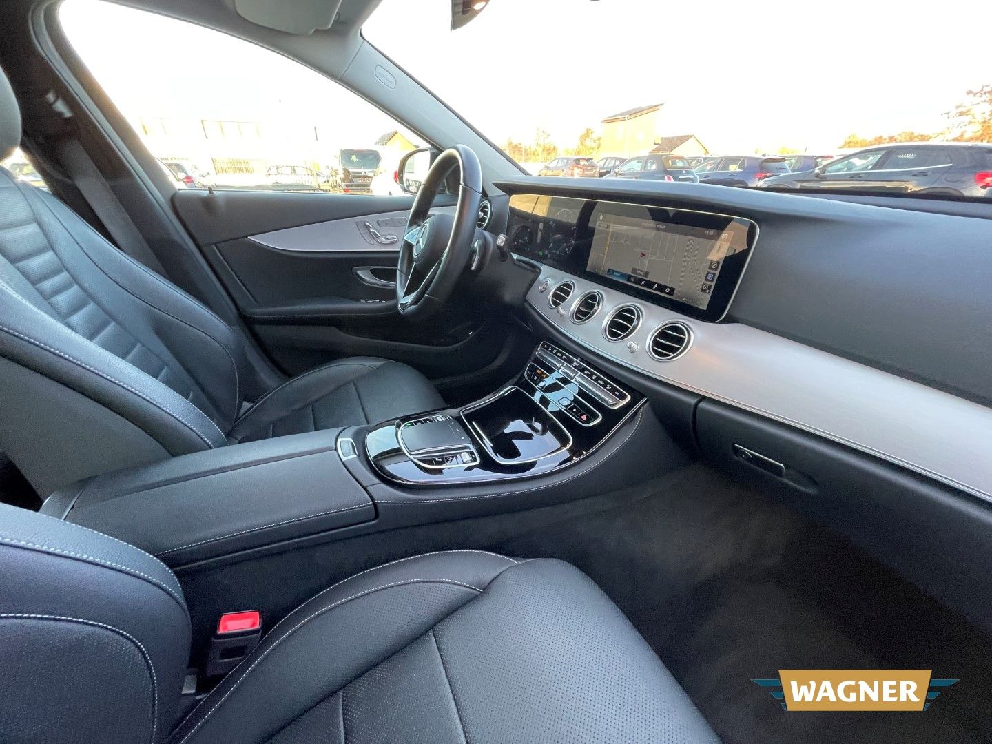 Fahrzeugabbildung Mercedes-Benz E 450 T 4Matic Multibeam LED Memory