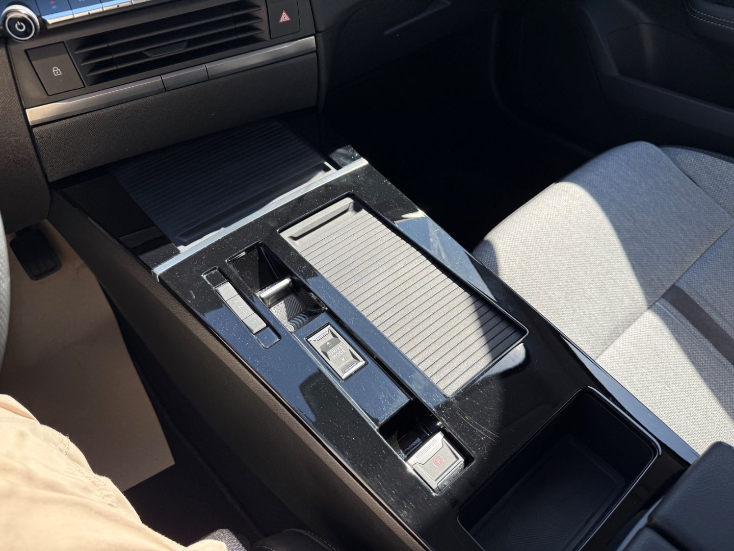 Fahrzeugabbildung Opel Astra L Elegance mit SHZ+LHZ+Kamera