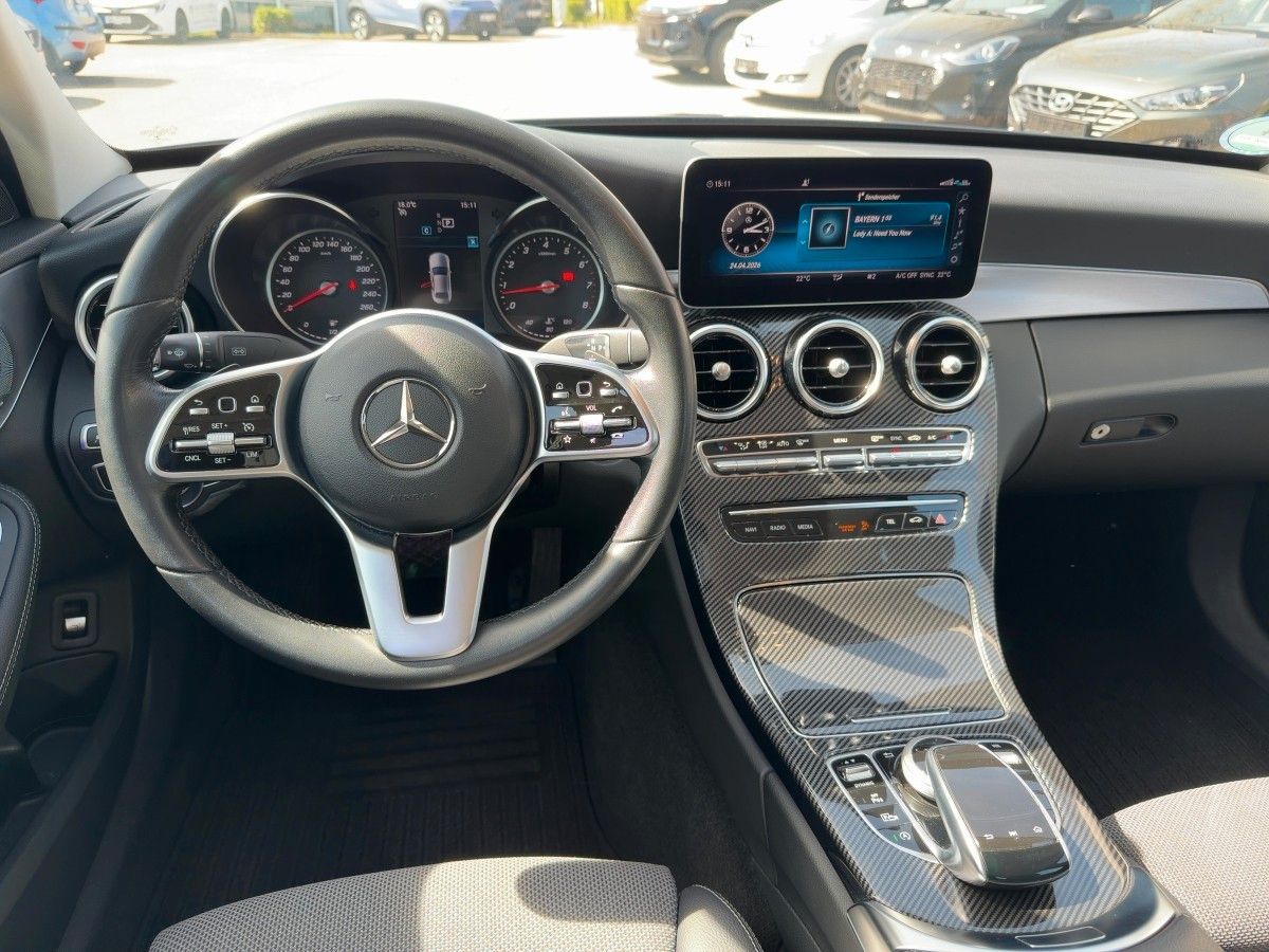 Fahrzeugabbildung Mercedes-Benz Limousine C 180 Avantgarde *RFK+PDC+SHZ+2Hd