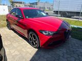 Alfa Romeo Giulia Sprint Q4 - rote Alfa Romeo Giulia