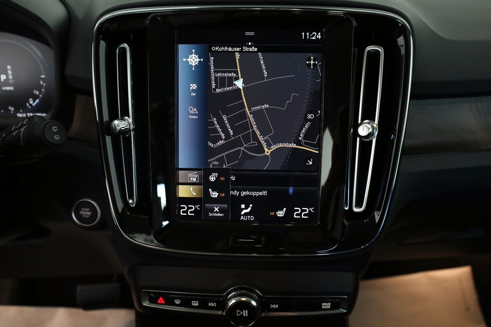 Fahrzeugabbildung Volvo XC40 Core Recharge,Leder,Navi,LED,SH,Kamera,AHK