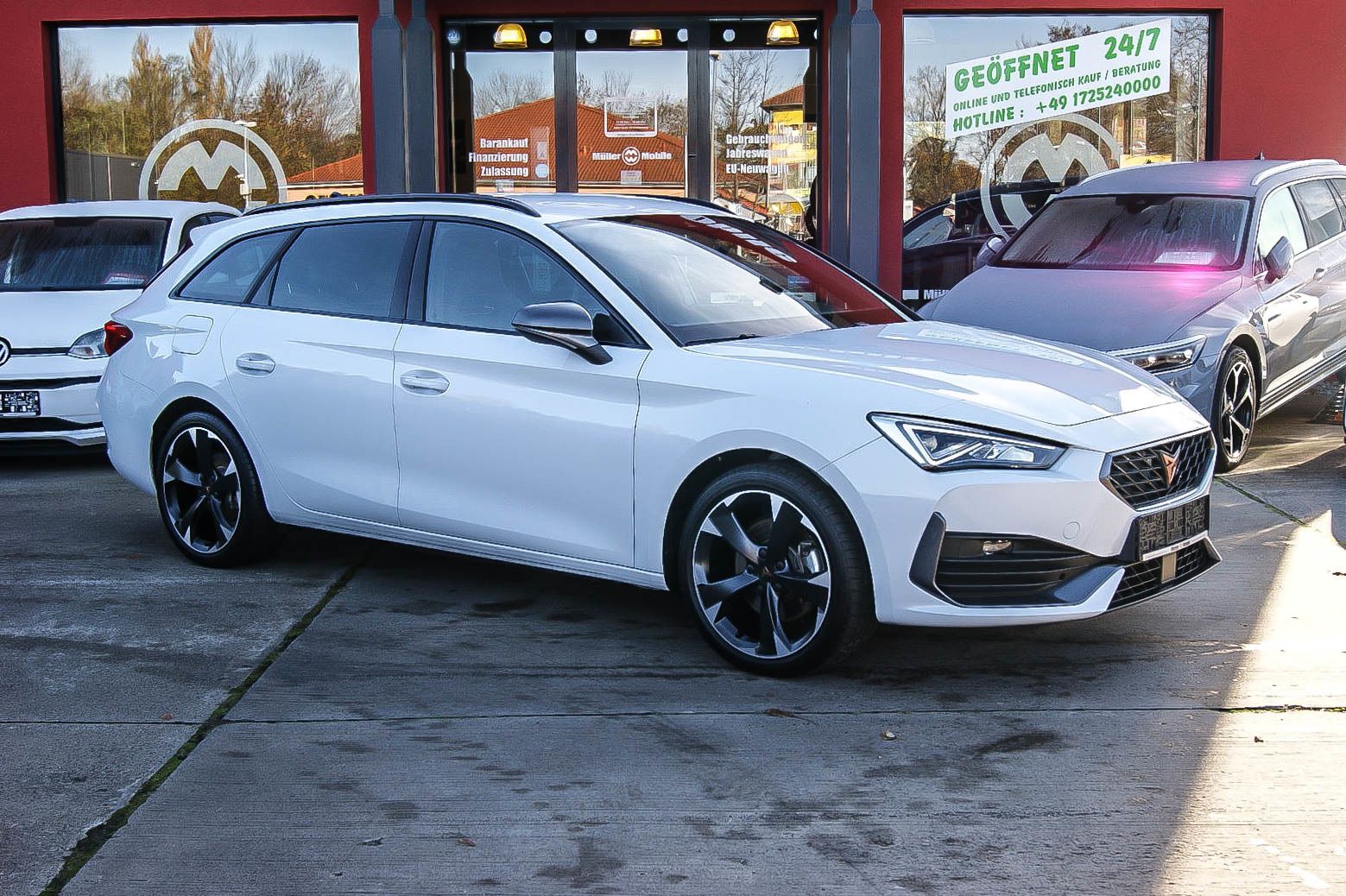 Fahrzeugabbildung CUPRA Leon Sportstourer e-HYBRID VIRTUAL ACC XL 1HAND