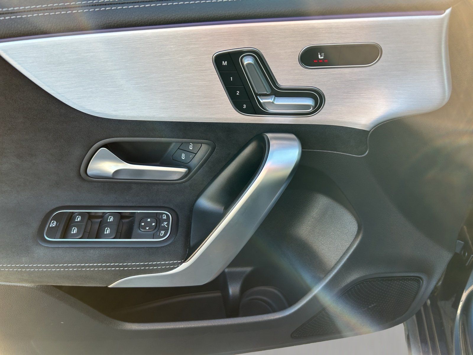 Fahrzeugabbildung Mercedes-Benz A 200 d AMG Pano DISTRO Memo MLED Night 360°Hifi