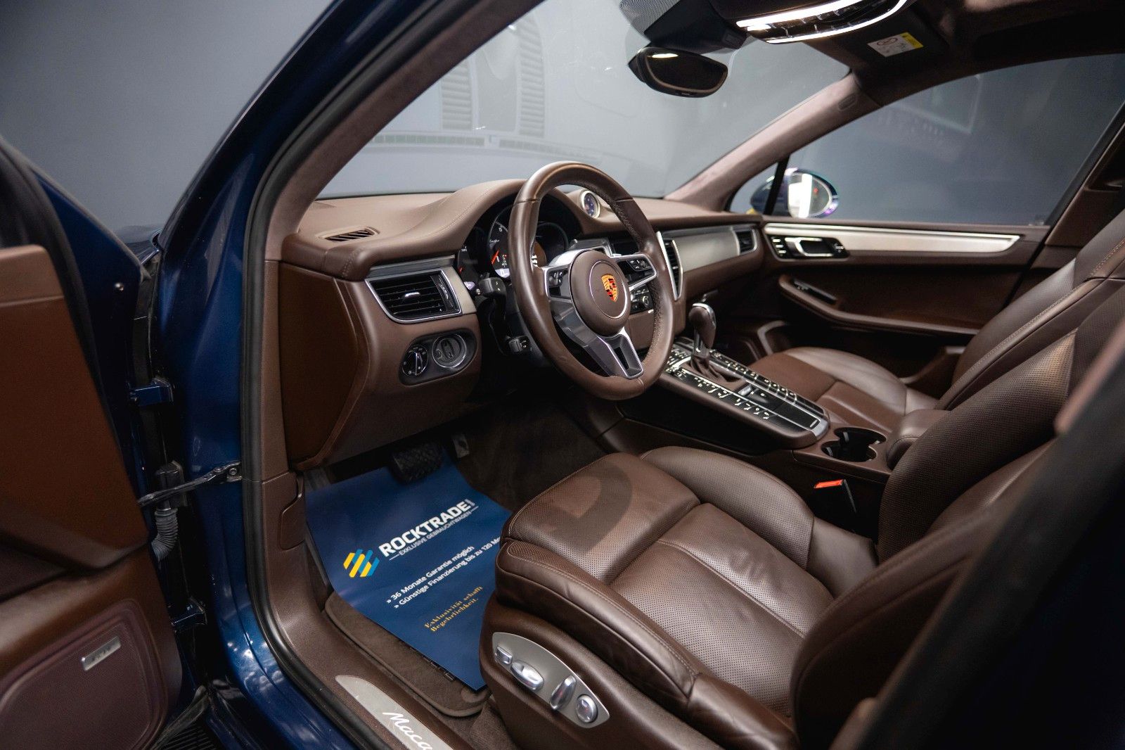 Fahrzeugabbildung Porsche Macan Turbo Sport-Design Chrono+ *Pano*DAB*LED*