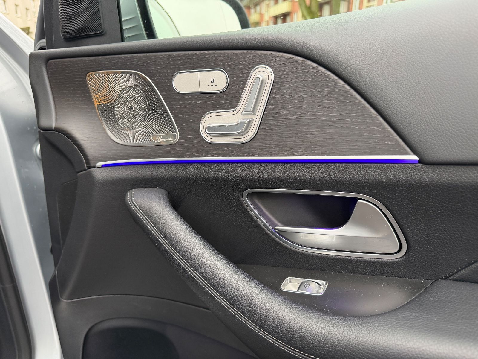 Fahrzeugabbildung Mercedes-Benz GLE 300d 4Matic*BURMESTER*MUTLIBEAM*AHK*WIDESCRE