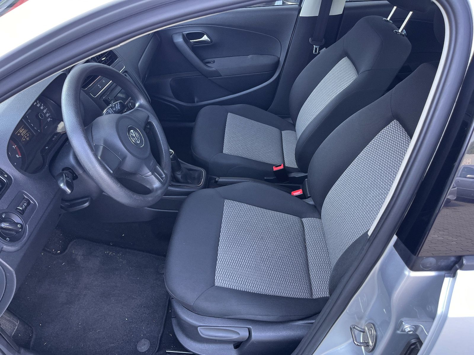 Fahrzeugabbildung Volkswagen Polo V Trendline