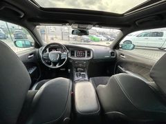 Fahrzeugabbildung Dodge Charger 5.7L R/T Autom. Blacktop Schiebedach