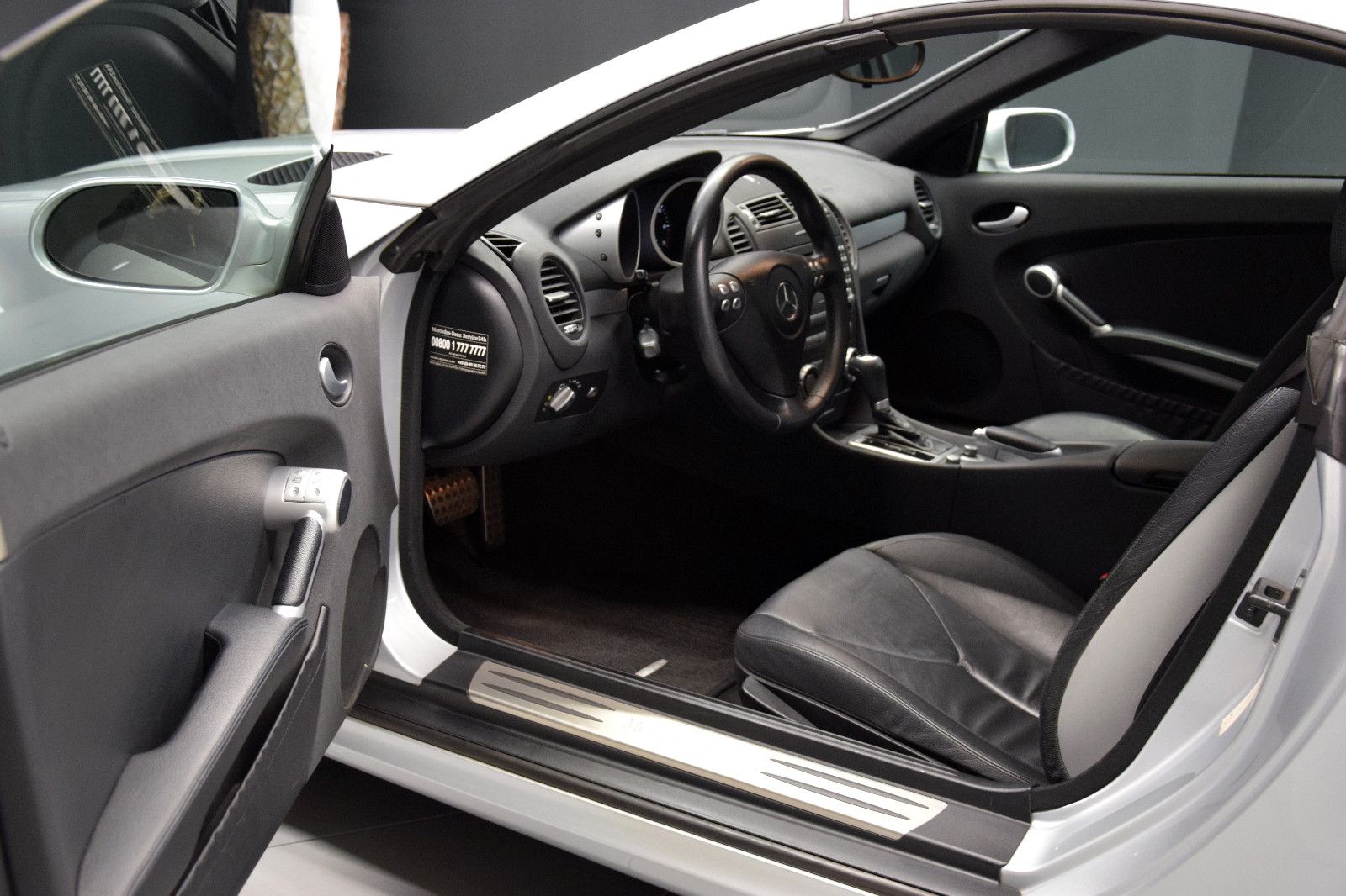 Fahrzeugabbildung Mercedes-Benz SLK 280 Roadster Bi-Xenon Leder Automatik Klima