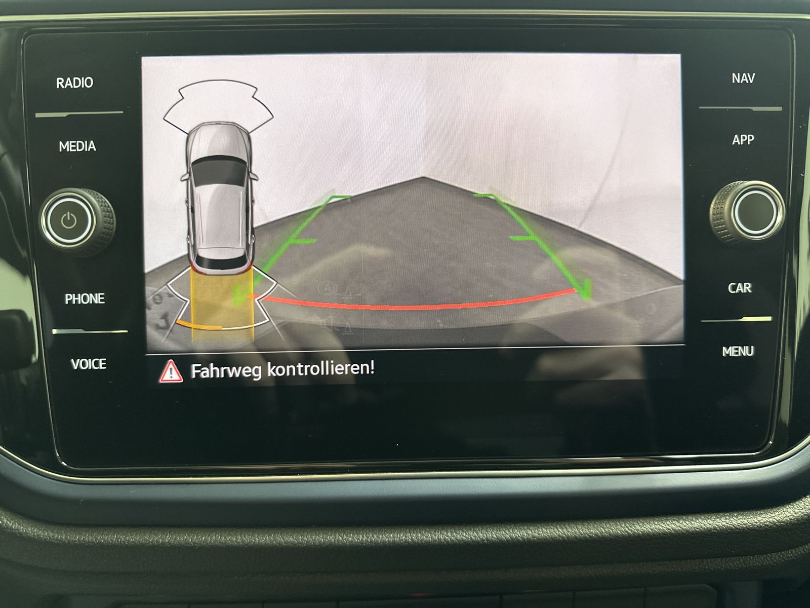 Fahrzeugabbildung Volkswagen T-Roc 2.0 TDI DSG Style NAV+ACC+KAM+VCOCK+PP+1HD