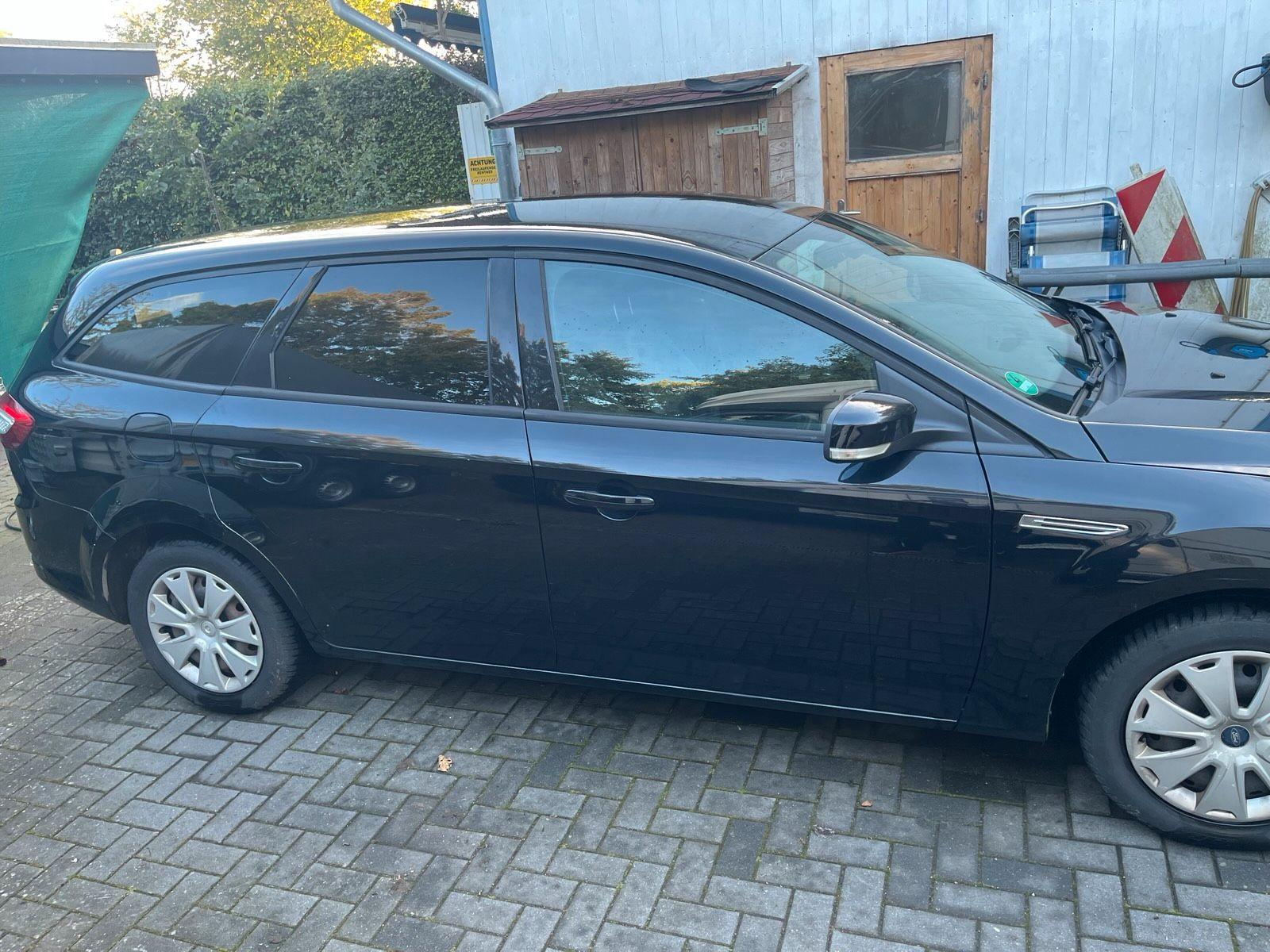 Ford Mondeo 2011 — interior