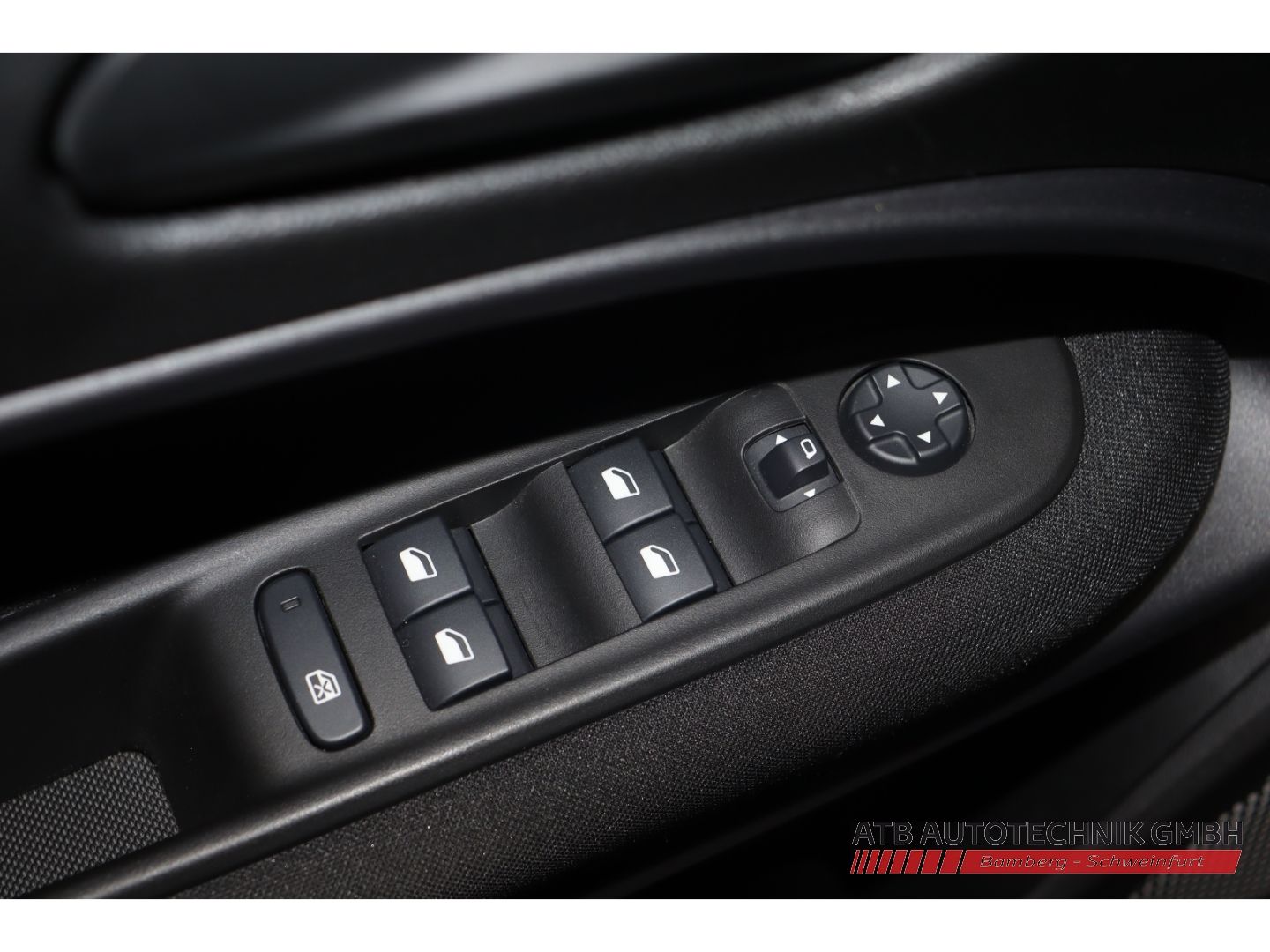 Fahrzeugabbildung Fiat 600 125-Jahre-Edition Hybrid 1,2 T3 74kW (100PS)