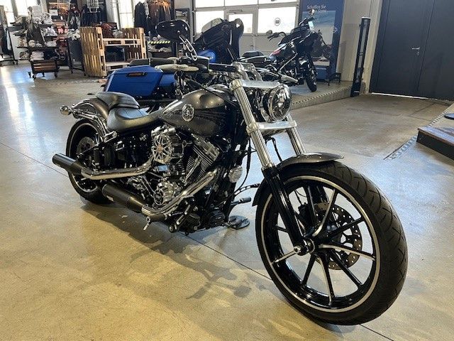 Fahrzeugabbildung Harley-Davidson FXSB Breakout Twin Cam