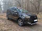 Dacia Dokker TCe 115 Stepway Celebration Stepway C... - Dacia Dokker von privat