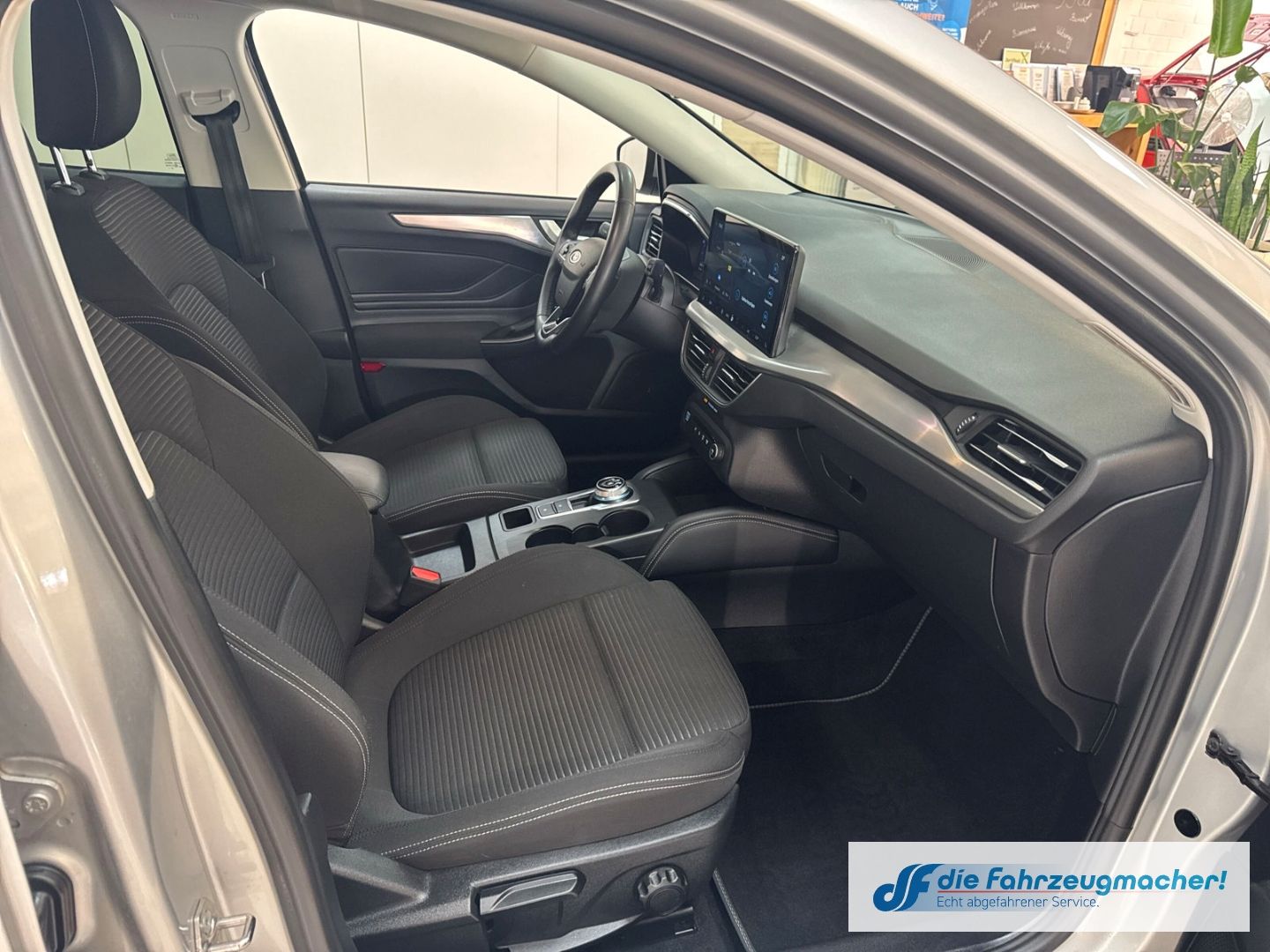 Fahrzeugabbildung Ford Focus Turnier Titanium X Sportpaket AHK-abnehmba