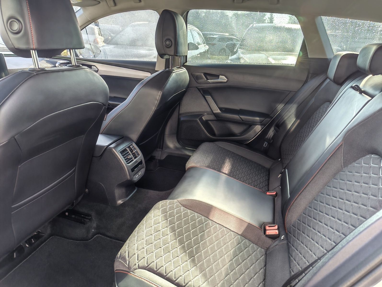 Fahrzeugabbildung SEAT Leon Sportstourer FR 2.0 TDI DSG