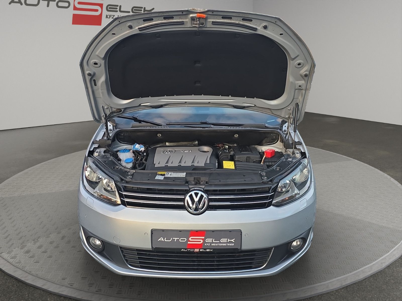 Fahrzeugabbildung Volkswagen Touran Life/DSG/Rückfahrkamera/Automatik/AHK