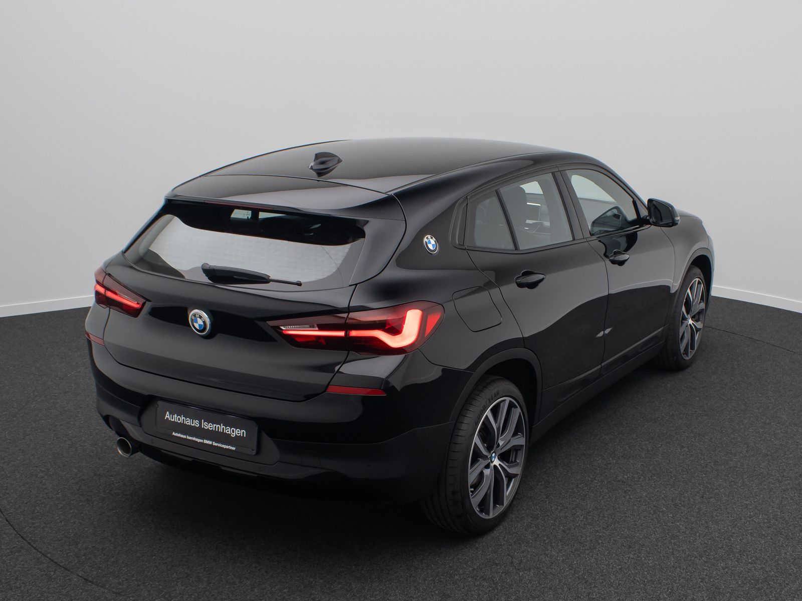Fahrzeugabbildung BMW X2 sD18i AdvantagePlus HiFi DAB Sportsitz 19Zoll