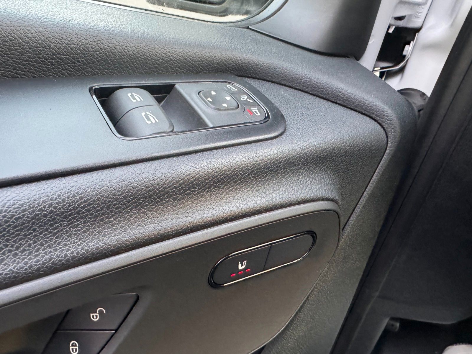 Fahrzeugabbildung Mercedes-Benz Sprinter 319 CDI 4325 Klima Kamera AHK LED