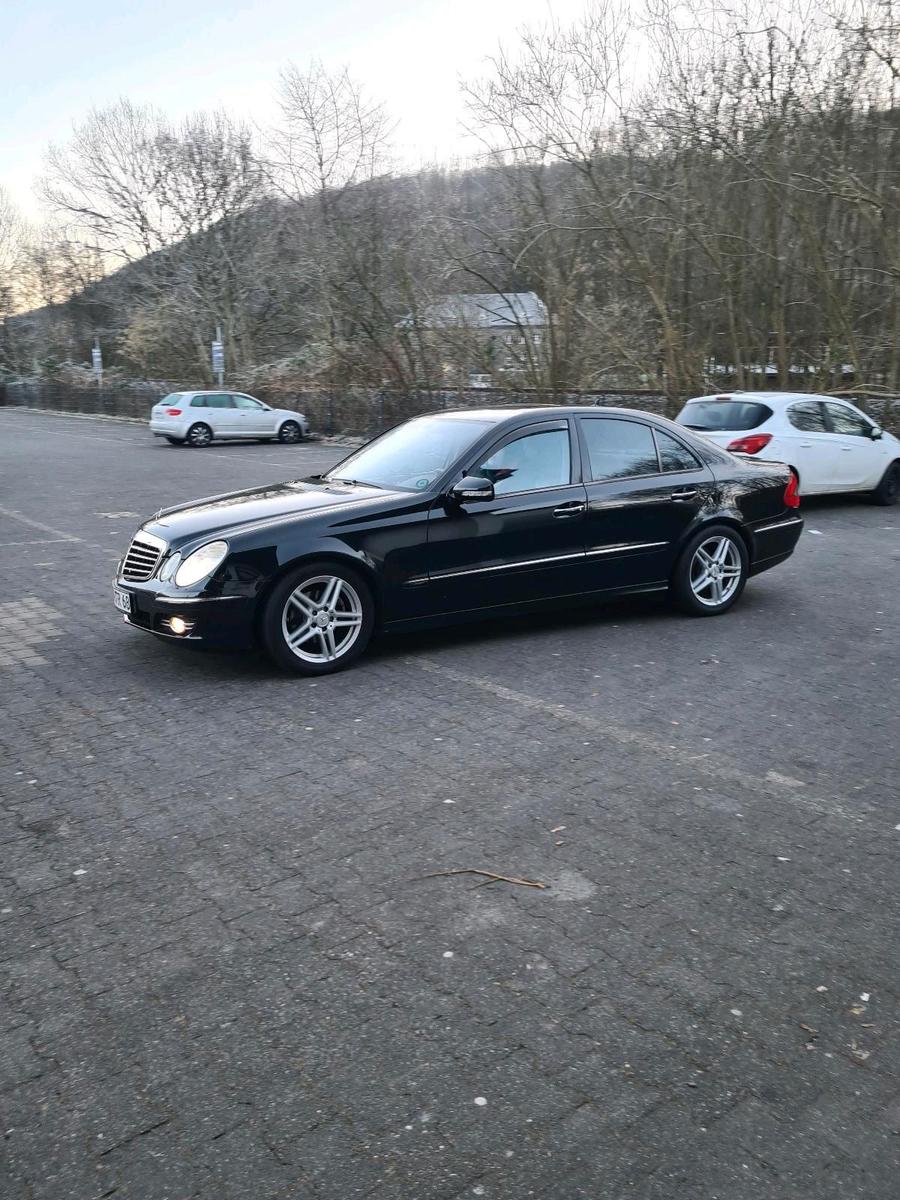 Mercedes-Benz E 220