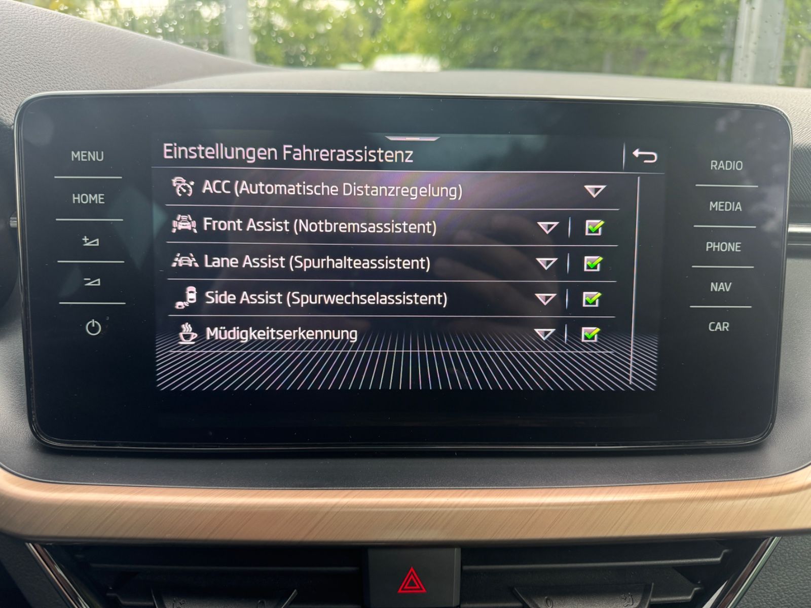 Fahrzeugabbildung SKODA Kamiq Style Leder+Panorama+Navi+LED+LANE