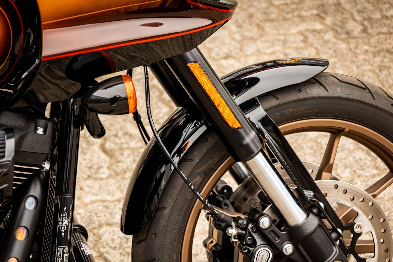 Fahrzeugabbildung Harley-Davidson FXLRST Low Rider ST 117 HeinzBikes Clubstyle SE