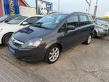 Opel Zafira B Family/NAVI/KLIMA/GARANTIE/AHK/ALU/ - gebrauchte Opel Zafira aus dem Jahr 2014