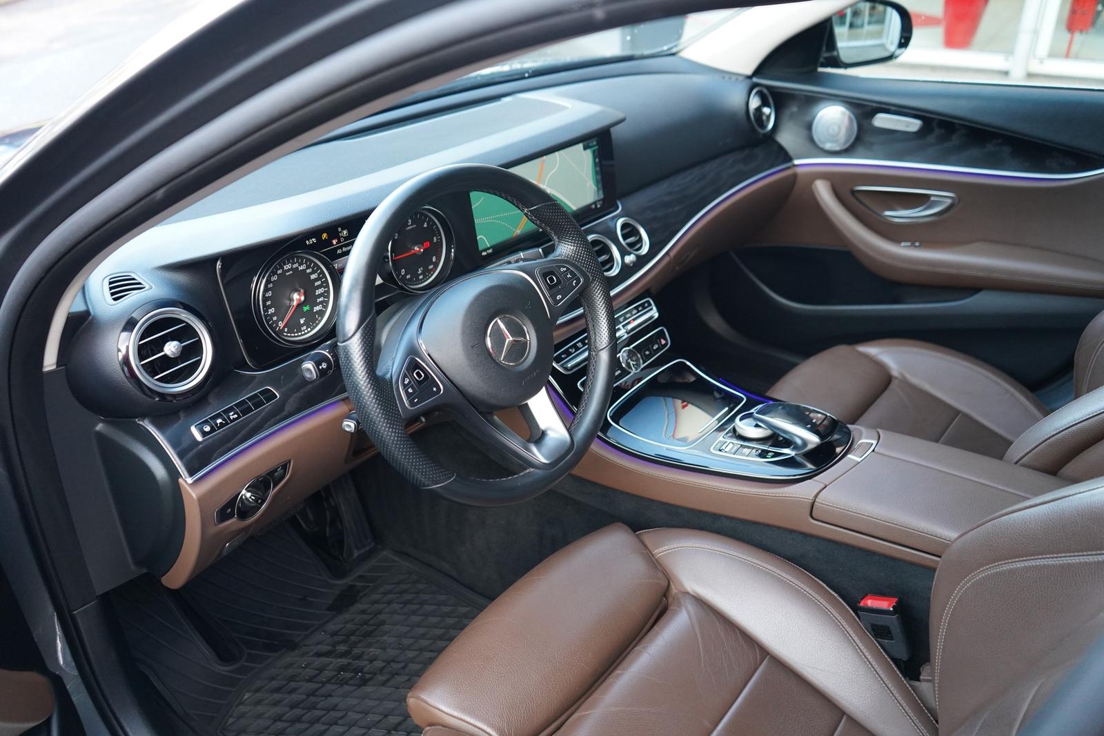 Mercedes-Benz E220 dT-Modell Avantgarde Klimaaut. Navi LED AHK