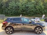 Nissan Qashqai N-Connecta KGO*SHZ*NAVI*PANO*360°*EURO6 - Nissan Qashqai mit Diesel-Antrieb: Allradantrieb