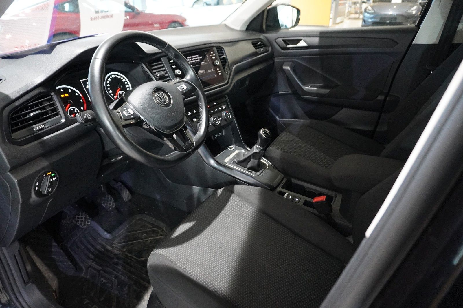 Fahrzeugabbildung Volkswagen T-Roc 1.0 TSI NAVI/LED/SHZ/PDC/NEBEL/KLIMA/DAB+