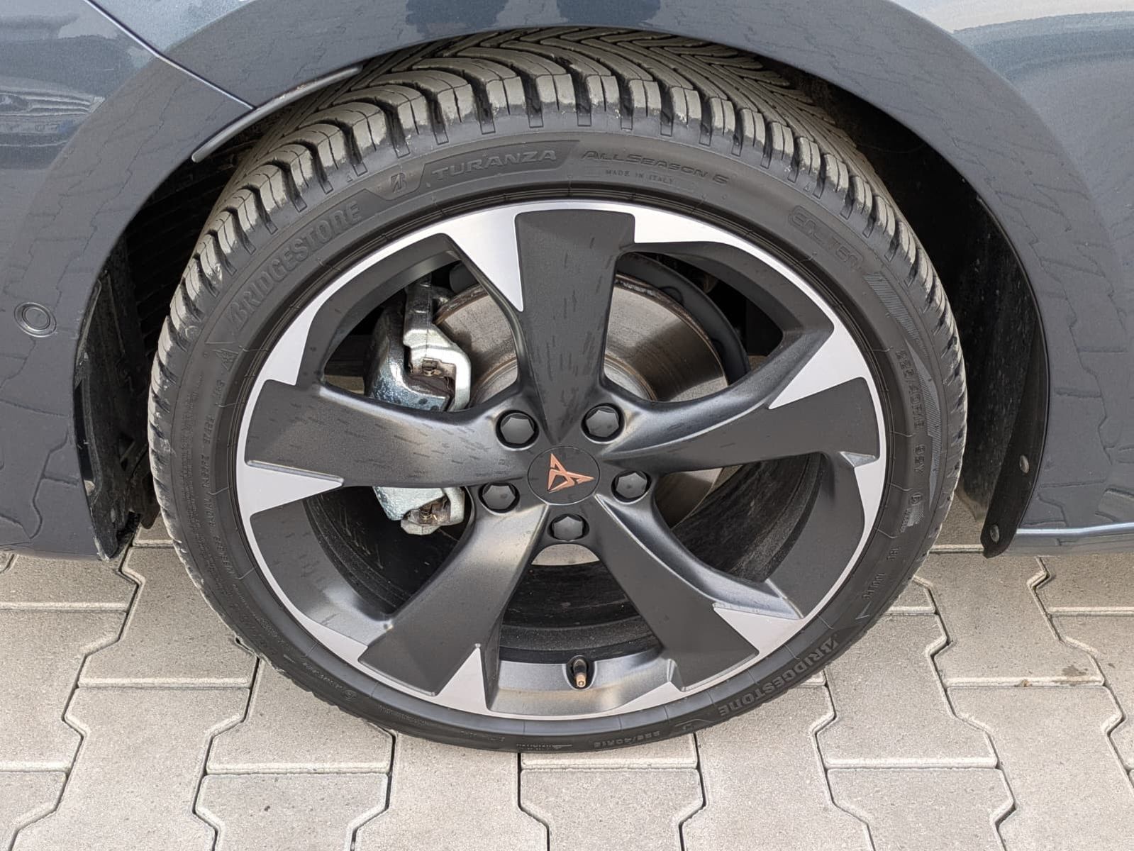 Fahrzeugabbildung CUPRA Leon 1.5 eTSI EDGE DSG*ACC*KAM*18"5JGARANTIE